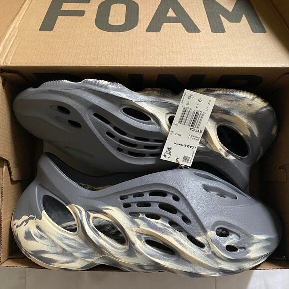 Adidas Yeezy foam runner moon gray - size 11 M / 12.5 W US / 44 EU - Picture 3 of 5
